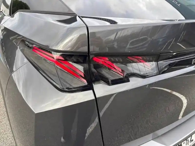Peugeot 3008 hybrid 145 e-dcs6 — photo 17