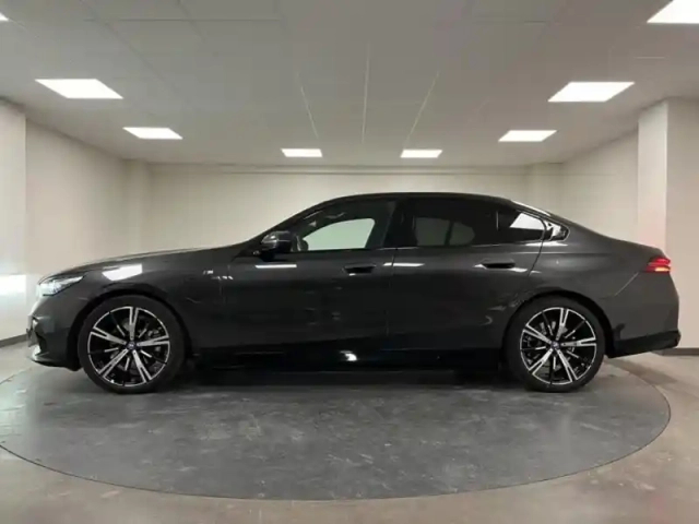Bmw Serie 5 série 5 530e 299ch m sport xdrive — photo 6