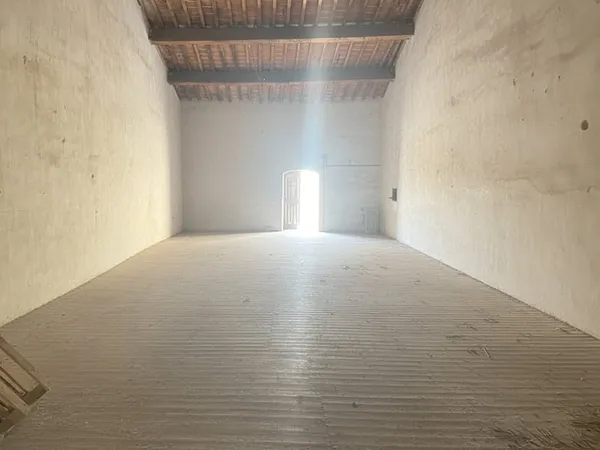 Torreilles Village Bâtisse 240 m2 à rénover avec garage, f