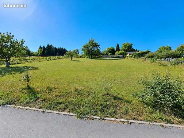 Terrain 1680 m² - CHÂTEAU-PORCIEN - sur les hauteurs
