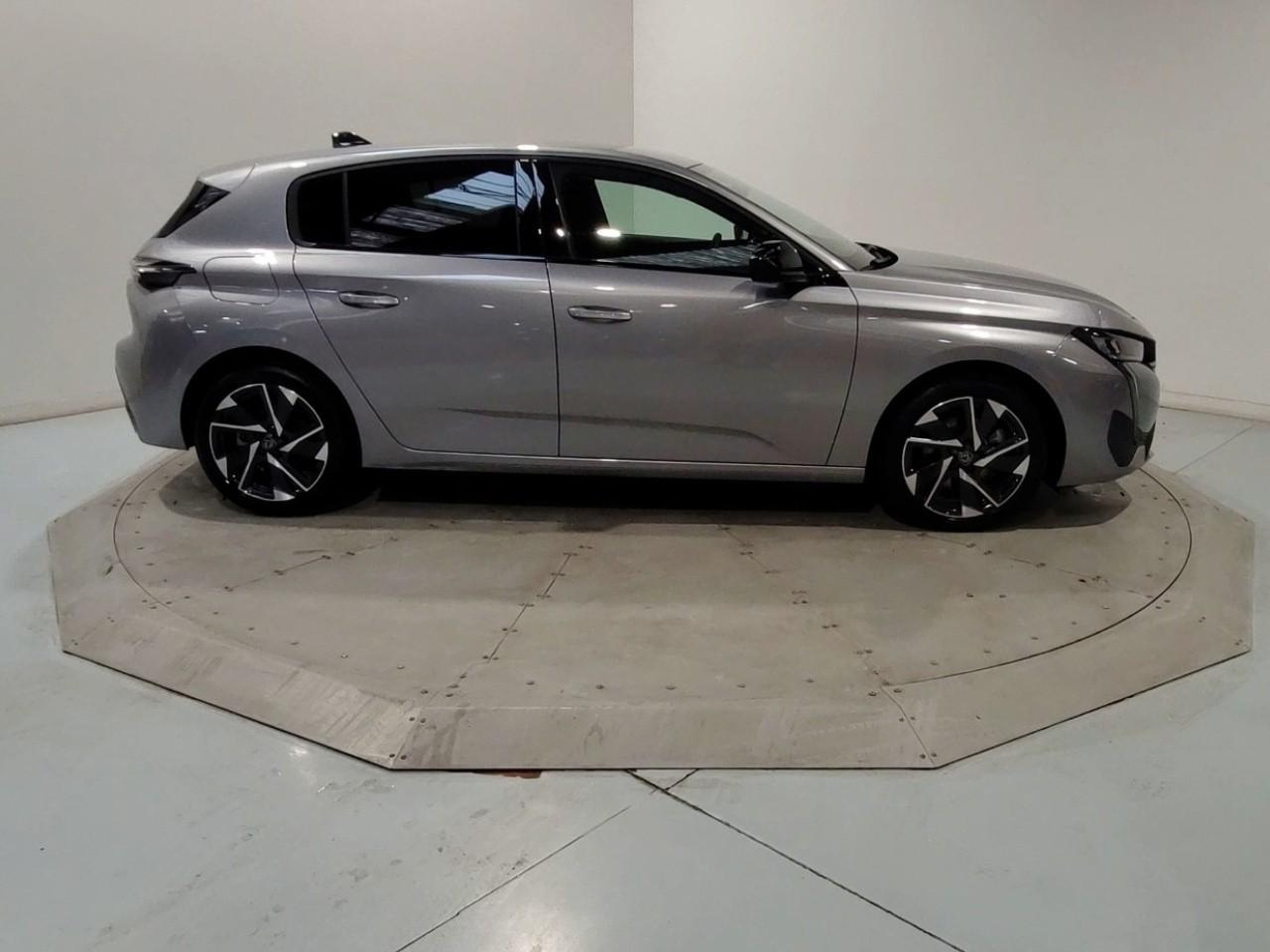 Peugeot 308 hybrid 145 e-dcs6 allure — photo 6