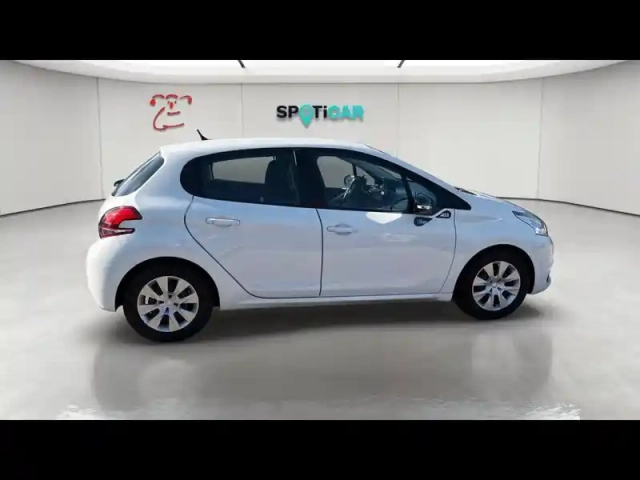 Peugeot 208 1.2 puretech 68ch e6.c like 5p — photo 8