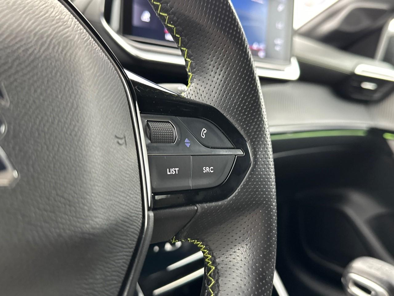 Peugeot 208 puretech 100 s&s bvm6 gt line — photo 19