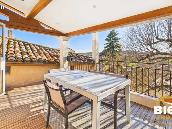 Maison 5 pièces 156 m²