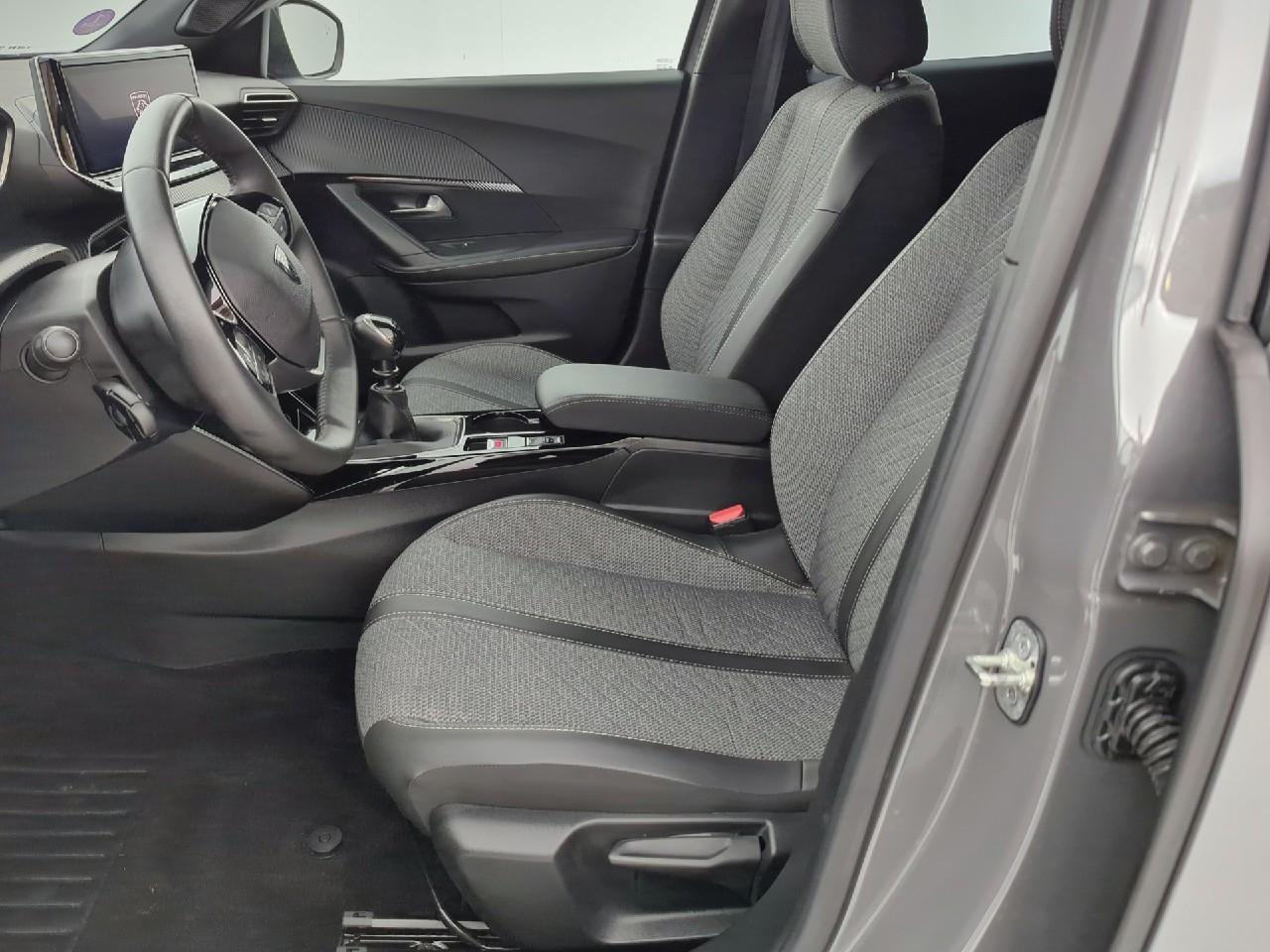 Peugeot 2008 puretech 100 s&s bvm6 allure — photo 9