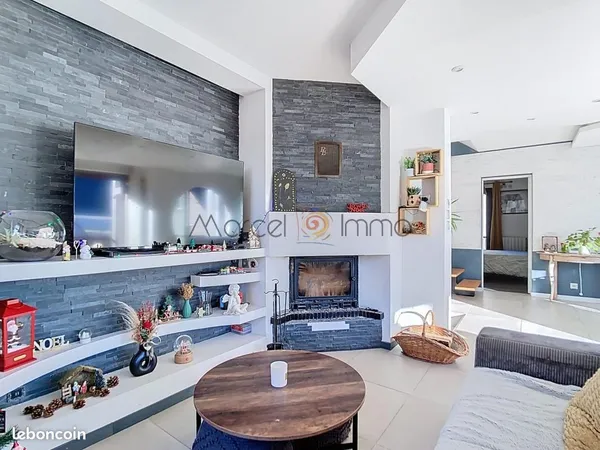 Maison 10 pièces 195 m²