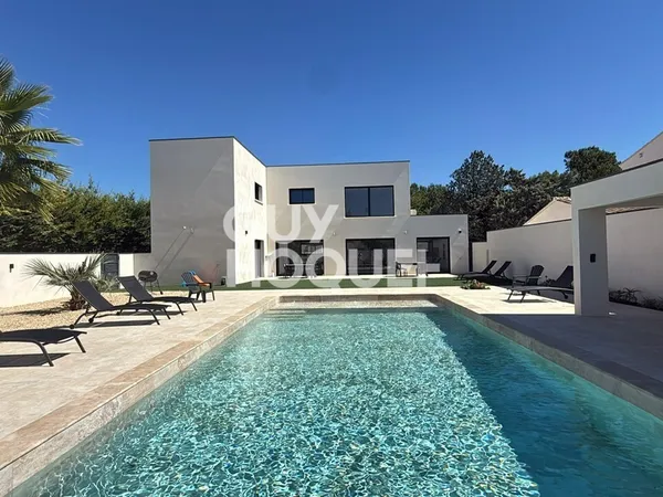 Maison à vendre de 5 pièces de 195 m²