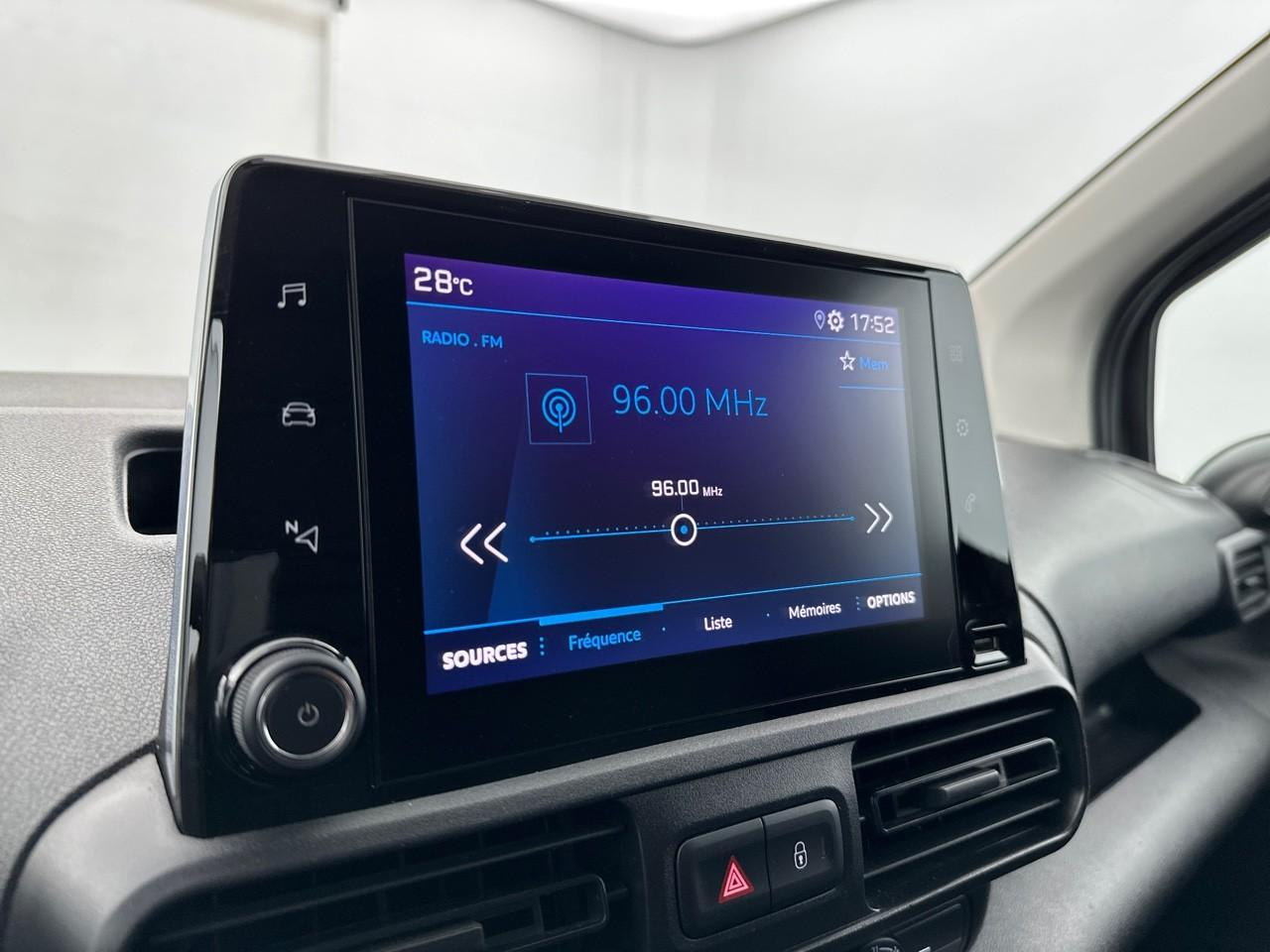 Peugeot Partner fourgon standard 650 kg bluehdi 100 s&s bvm6 premi — photo 20