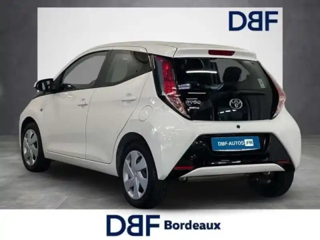 Toyota Aygo 1.0 vvt-i x-wave 3 — photo 3