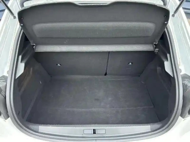 Peugeot 208 1.2 puretech 75ch s&amp;s style — photo 8
