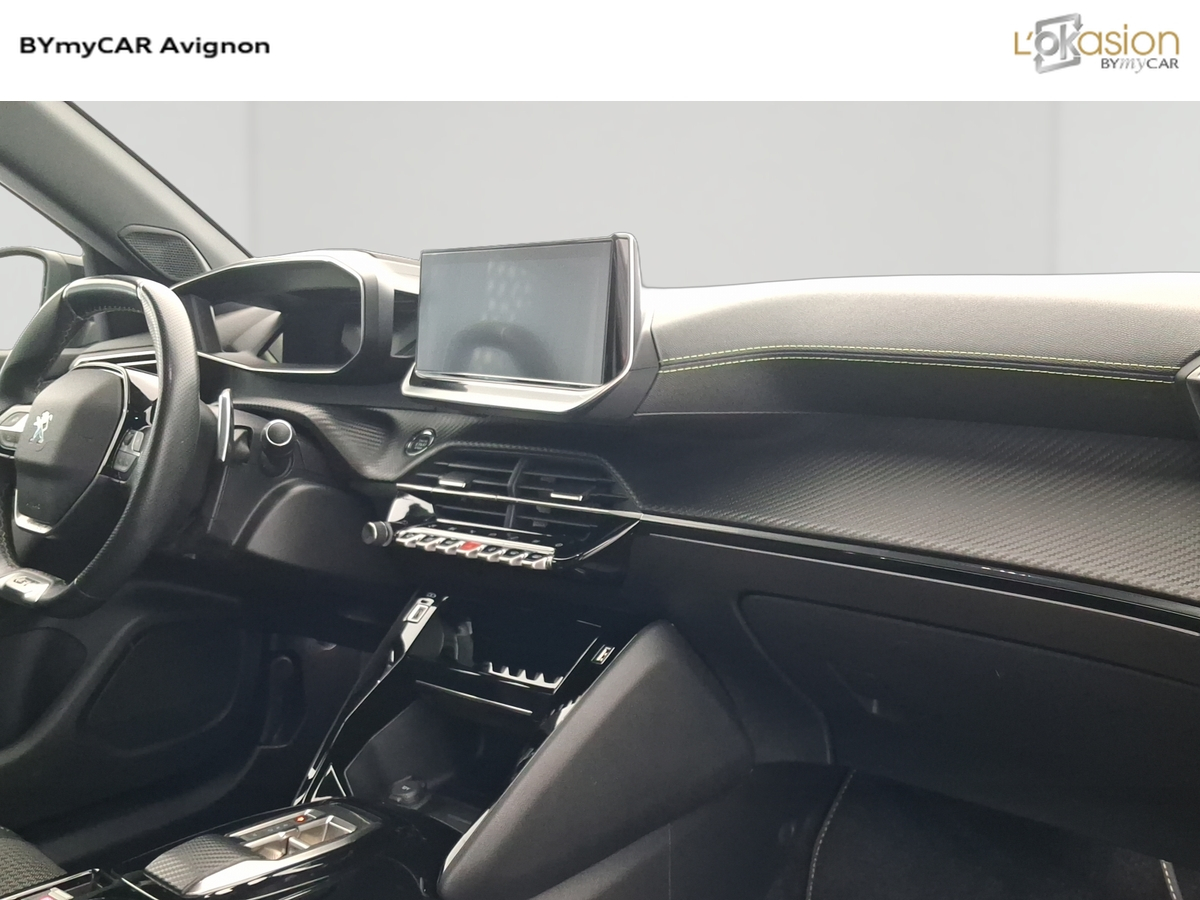 Peugeot 2008 PureTech 130 S&amp;S EAT8 — photo 28