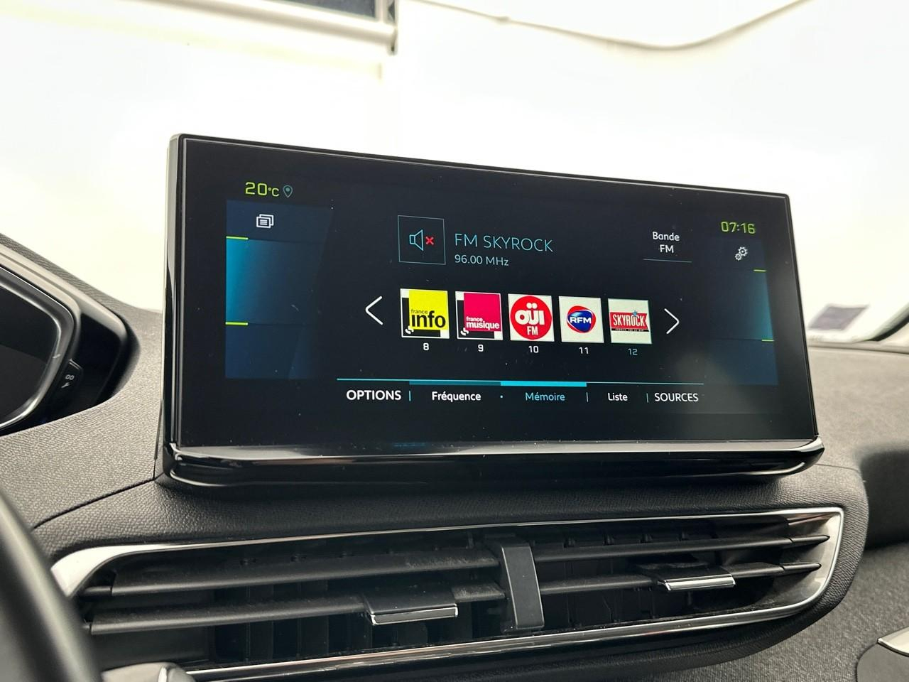 Peugeot 3008 hybrid 225 e-eat8 allure pack — photo 22