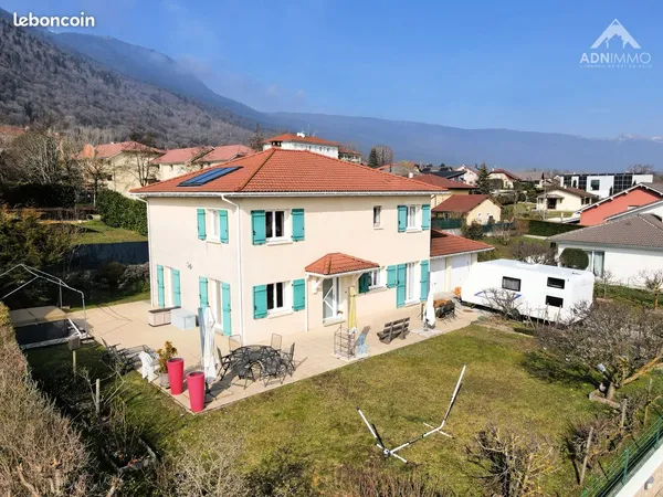 Maison 5 pièces 176 m²