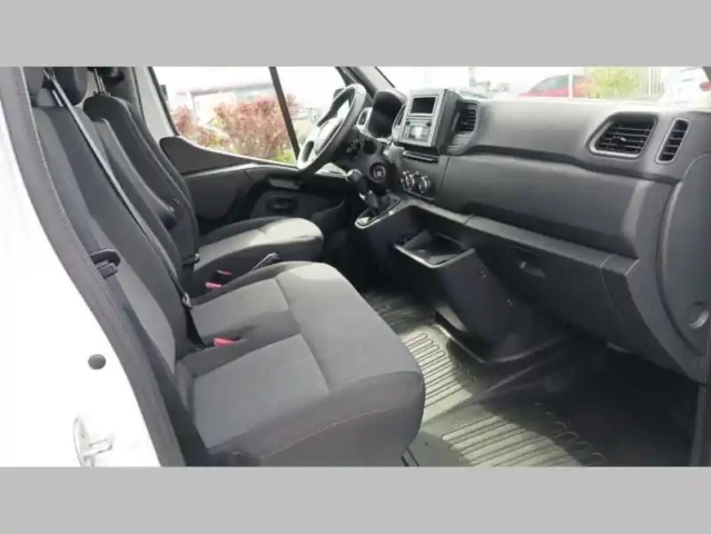 Renault Master fourgon fgn trac f3500 l2h2 blue dci 135 confort — photo 9