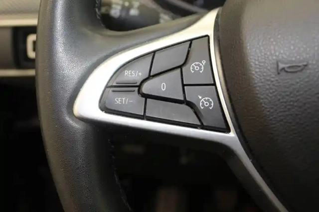 Dacia Sandero tce 90 - 22 — photo 18