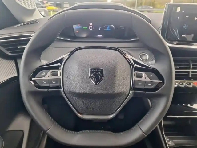 Peugeot 208 electrique 50 kwh 136ch — photo 30