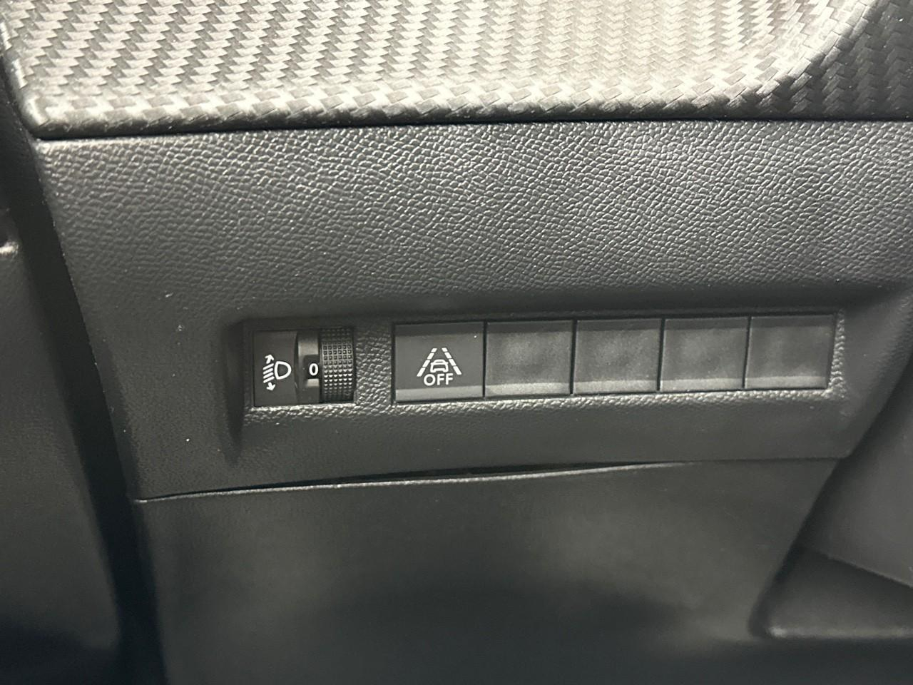 Peugeot 2008 bluehdi 130 s&s eat8 allure — photo 16