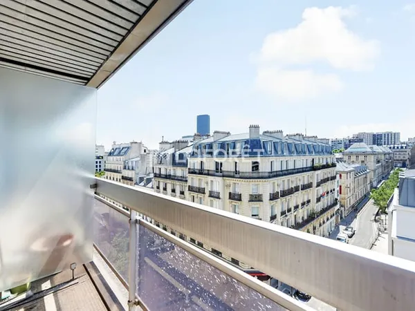 75015: SEVRES-LECOURBE Étage élevé - Balcon - Lumineux - Vue dégagée - Vendu Libre!