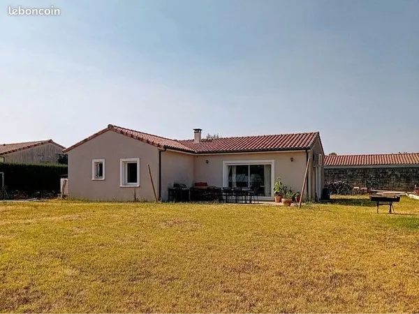 Villa RT2012 de plain pied sur 1000m2 de terrain