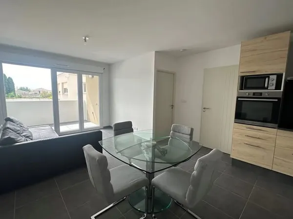 Appartement T2 meublé avec terrasse et parking