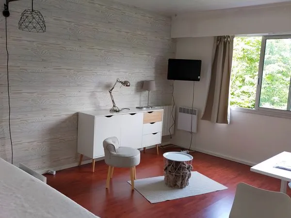 Studio meublé 27,3 m² - Av. Foch Lille - Vue parc, sécurisé, sans frais d'agence