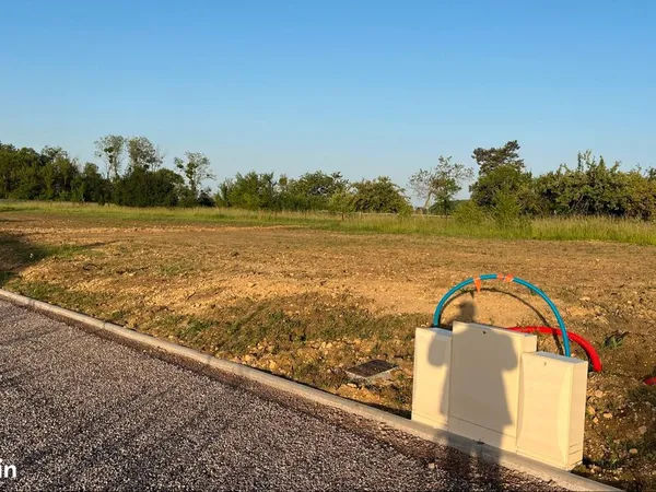 TERRAIN À BÂTIR 630 m² - ENVIRONNEMENT EXCEPTIONNEL