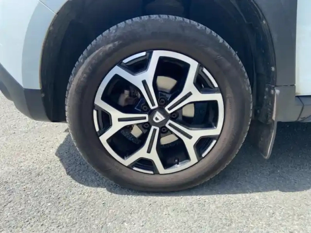 Dacia Duster 1.5 dci 110ch prestige 4x4 — photo 14