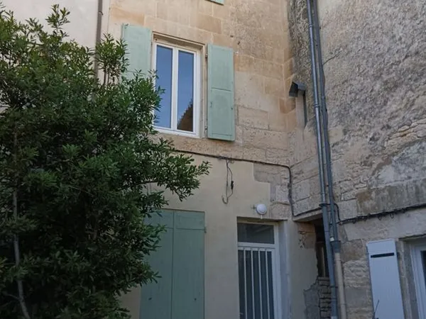 Maison de ville + parking