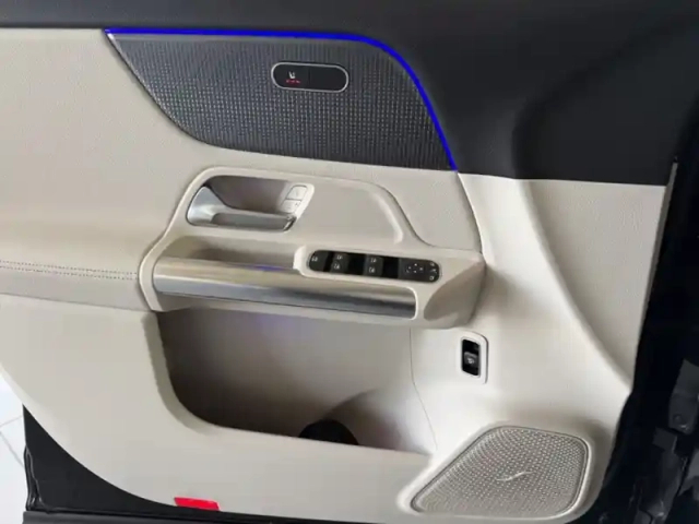 Mercedes Eqa 250 business line — photo 31