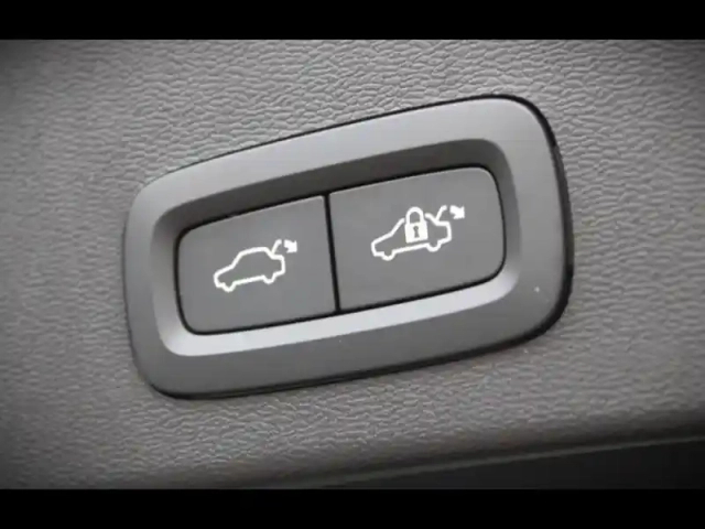 Volvo Xc40 t5 recharge 180 + 82ch plus dct 7 — photo 25