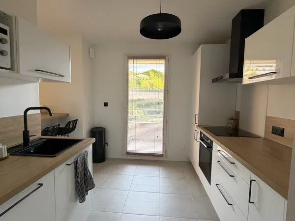 Appartement 67m2 avec balcon - Côte Pavée