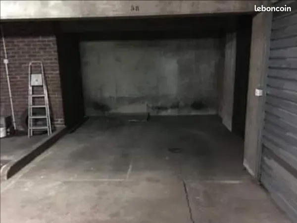 Emplacement parking moto