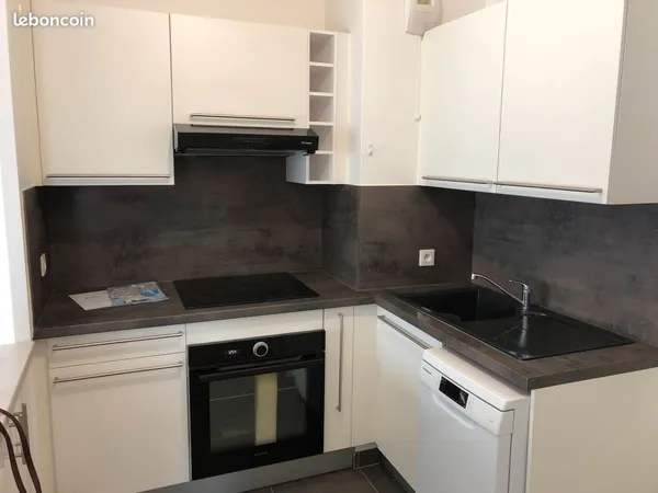 Appartement meublé en très bon état à Cergy le Haut