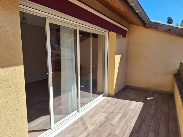 07 - Ardèche Verte - Lamastre - Maison de rue tout confort entièrement rénovée avec terrasse