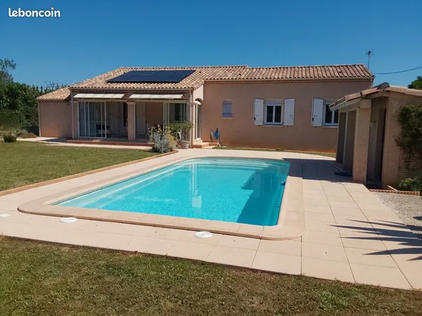 Maison avec piscine hors lotissement