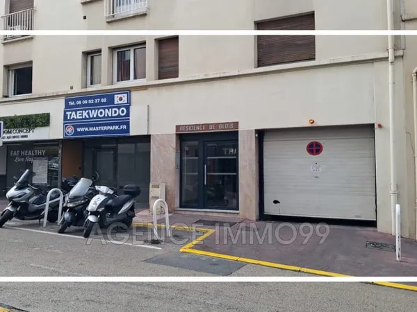 GARAGE 16 M² : BAS CARNOT