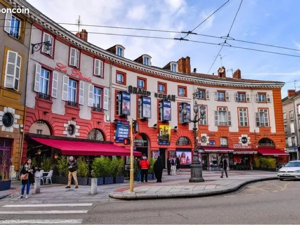 Fond de commerce place Denis dussoubs
