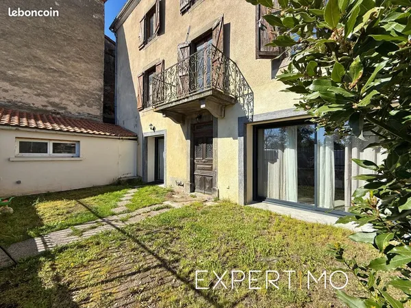 Maison 8 pièces 246 m²