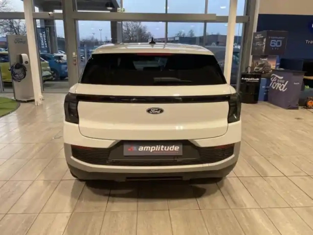 Ford Explorer 286ch extended range 77kwh pack premium rwd — photo 6