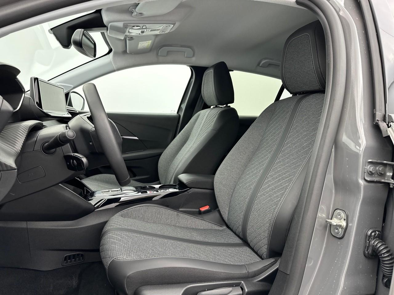 Peugeot 208 electrique 50 kwh 136ch allure — photo 9