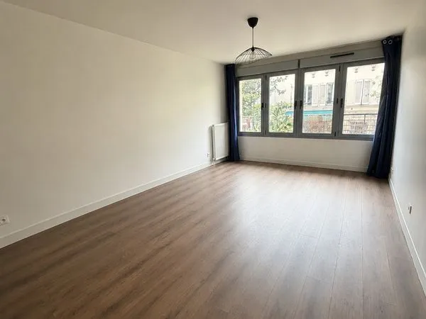 Appartement 2 pièces 47 m² - Balcon - Immeuble récent - Centre-ville Bagnolet