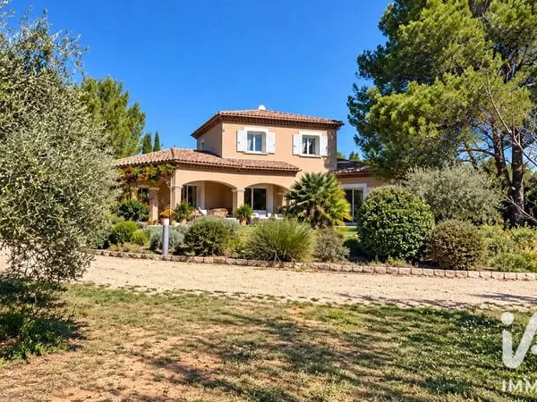 Maison 6 pièces 210 m²