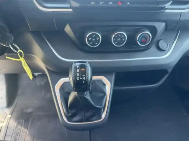 Renault Trafic l1h1 2t8 grand confort — photo 9