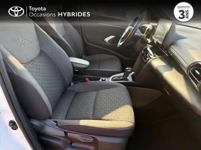 Toyota Yaris cross 116h design awd-i my21 — photo 6
