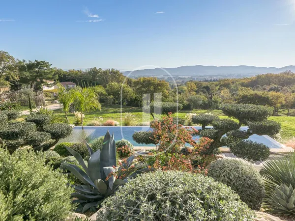Villa contemporaine avec vue panoramique