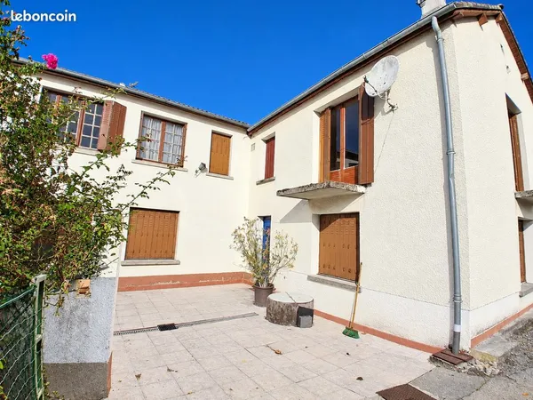 Maison 172 m2 - 6 chambres - Garage - 1 700 m2 de terrain à Bourges