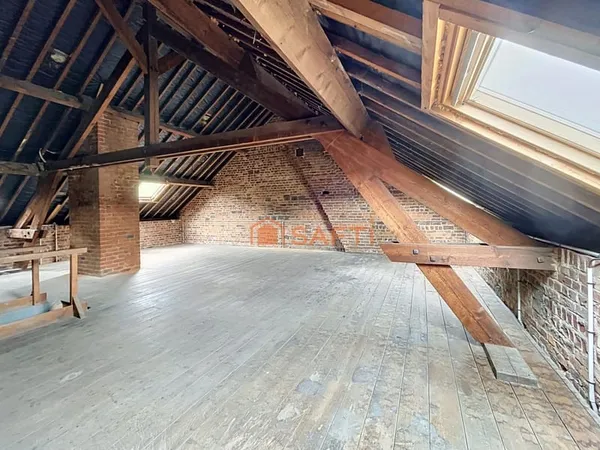 À vendre à Hirson  Maison de village avec cour, atelier cave et Magnifique grenier