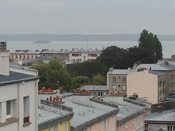 T3 A VENDRE BREST RIVE DROITE - vue sur la rade - A rénover