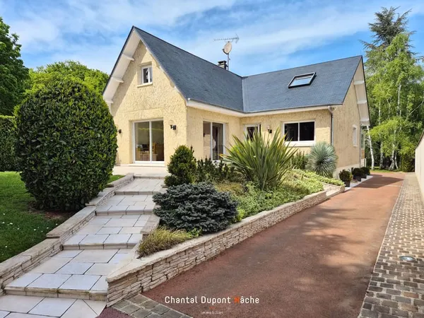 NOGENT LE PHAYE - Belle construction traditionnelle de 160m2