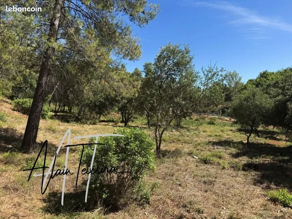 Terrain 800 m² TARADEAU